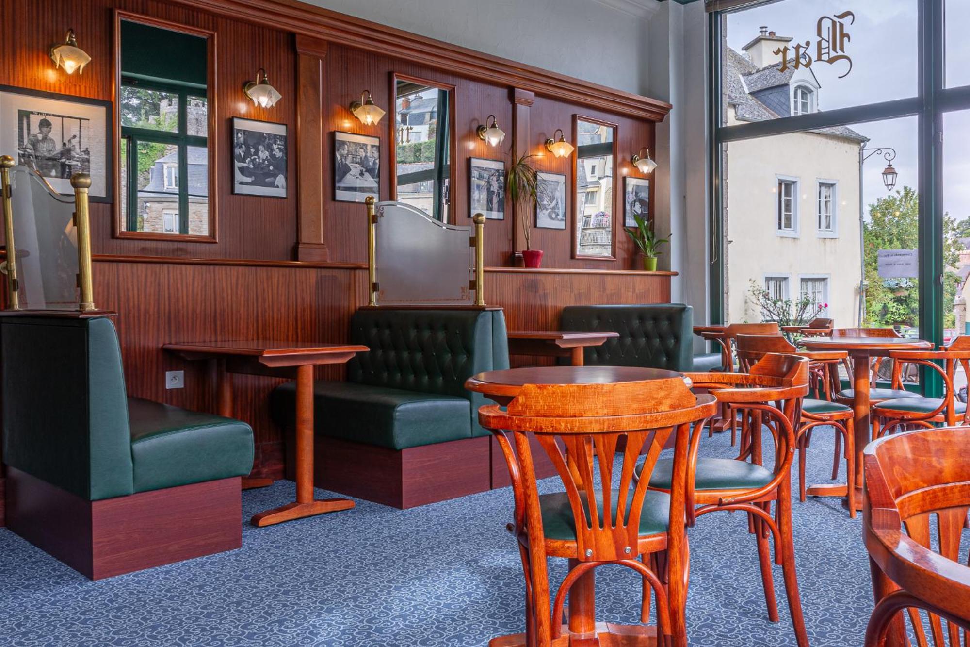 Hotel Restaurant Du Chateau Josselin Exterior photo
