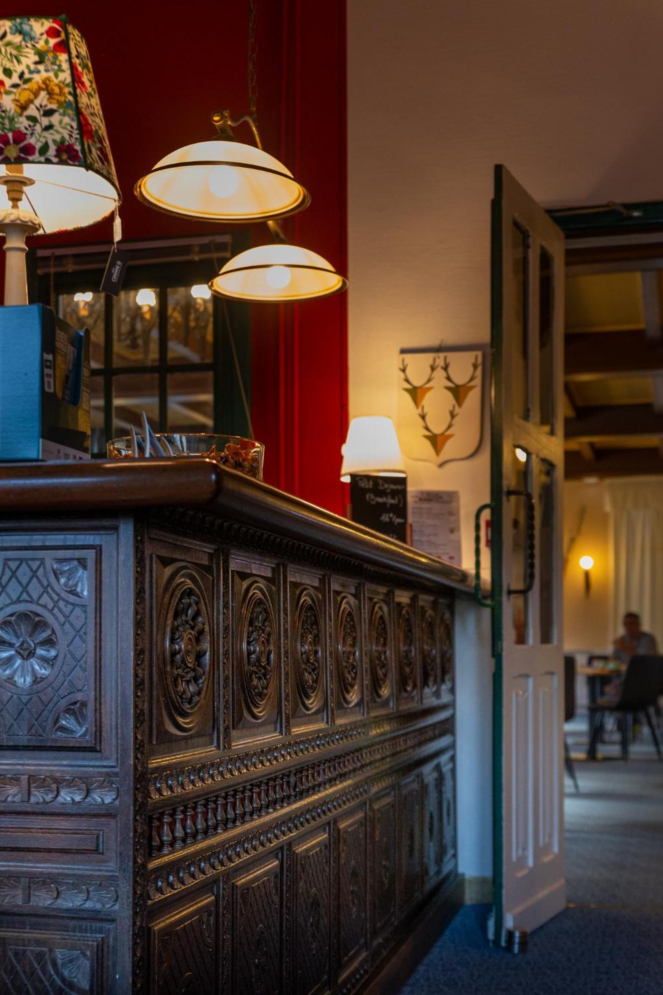 Hotel Restaurant Du Chateau Josselin Exterior photo